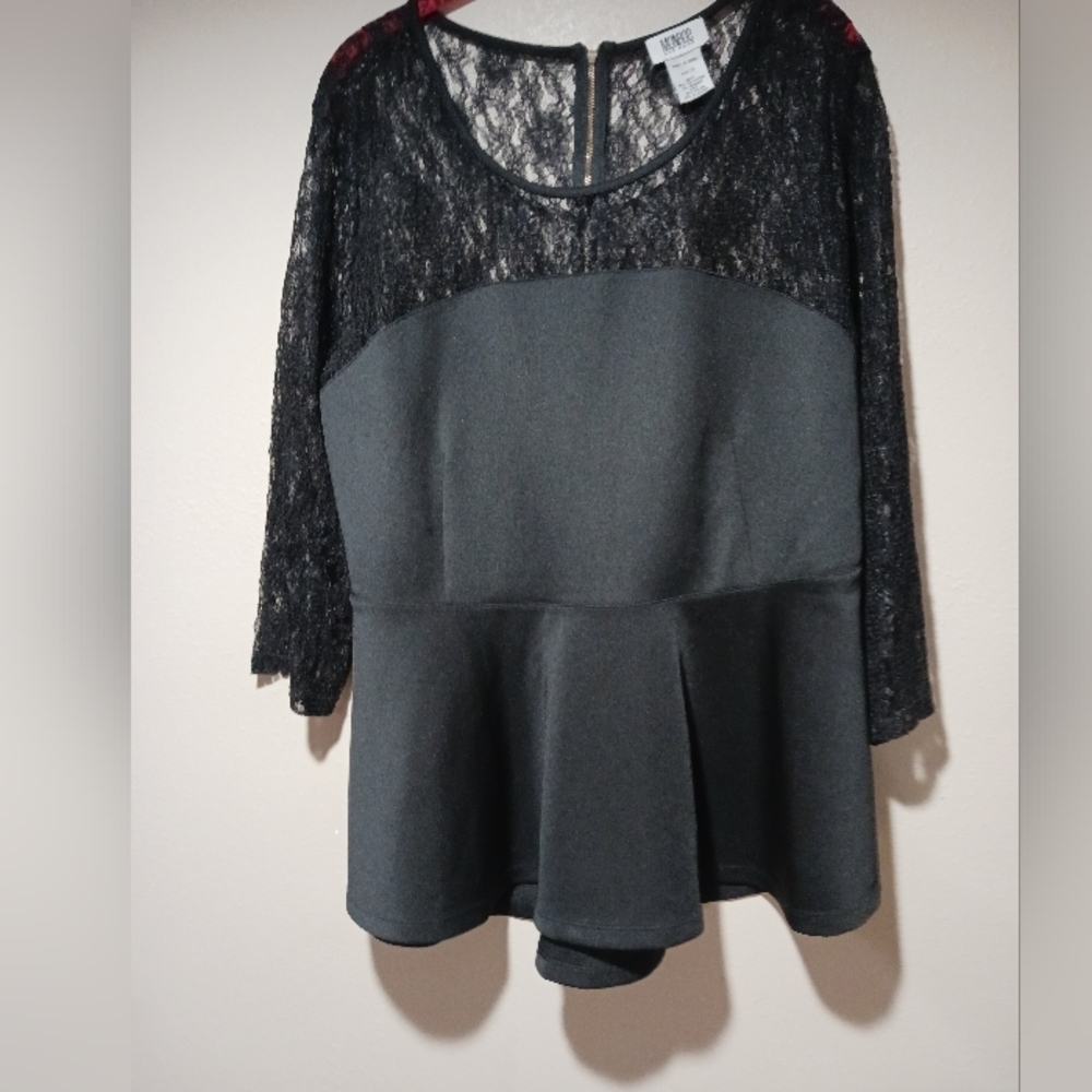 Final $6 Monroe & Main "Lace & Knit Peplum Top" Sz. 1X Black.